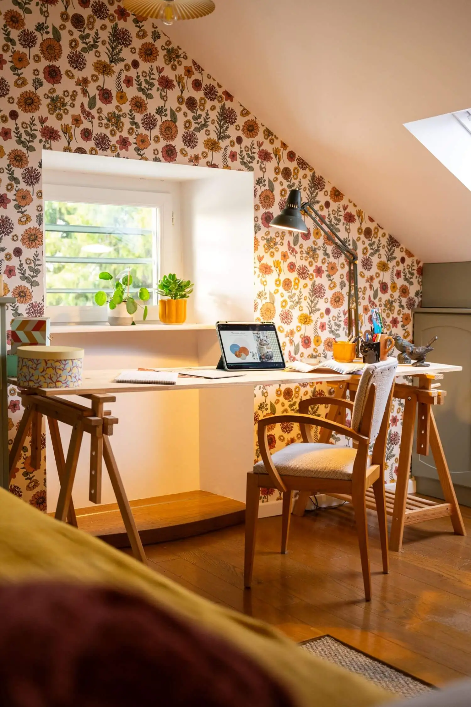 Ambiance intérieure colorée inspirée de la nature avec touches vintage